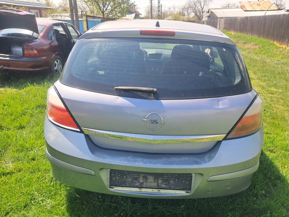 Haion/bara spate opel astra h!!