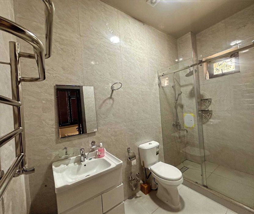 High Town Mall yonida (100m) – zamonaviy Co-living/Hostel Yunusobodda