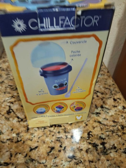 Чаша , която прави скрежина на disney