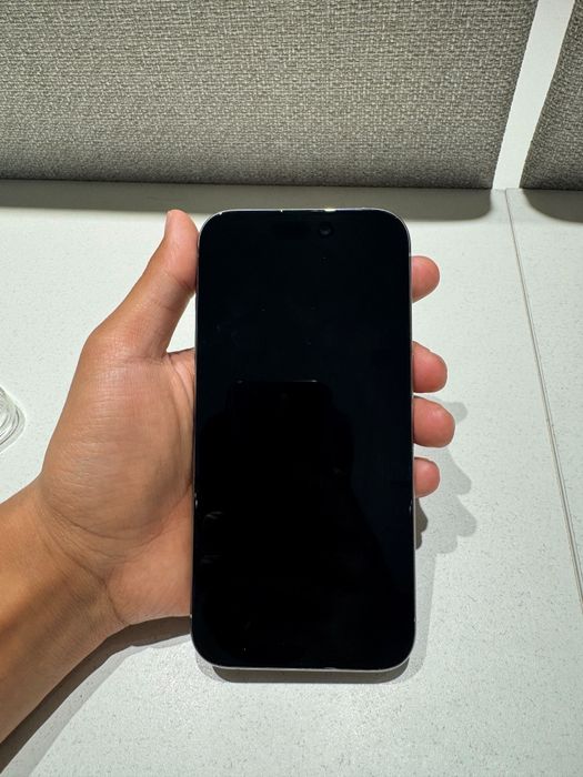 iPhone 15 pro в идеальном состоянии