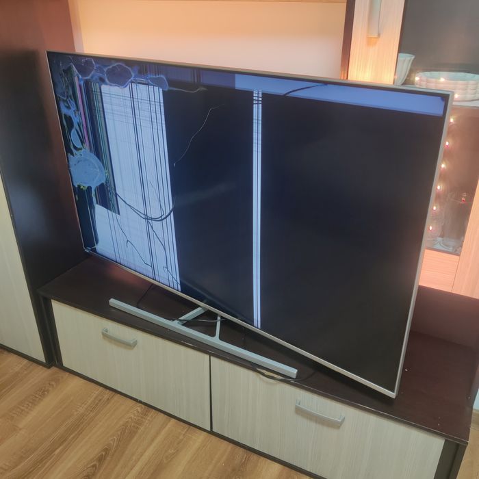 Televizor Philips Smart 58PUS8536 4K Ambilight - Ecran spart, pentru piese