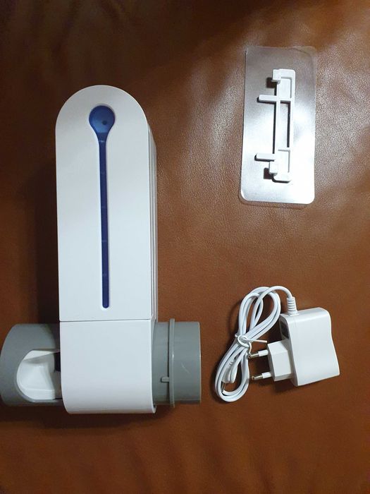 УВ стерилизатор за 5 бр.четки за зъби с автоматичен диспенсър за паста