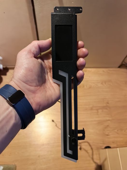 Z-X6 ARGB Стойка за видеокарта с LCD дисплей за температура (CPU/GPU)