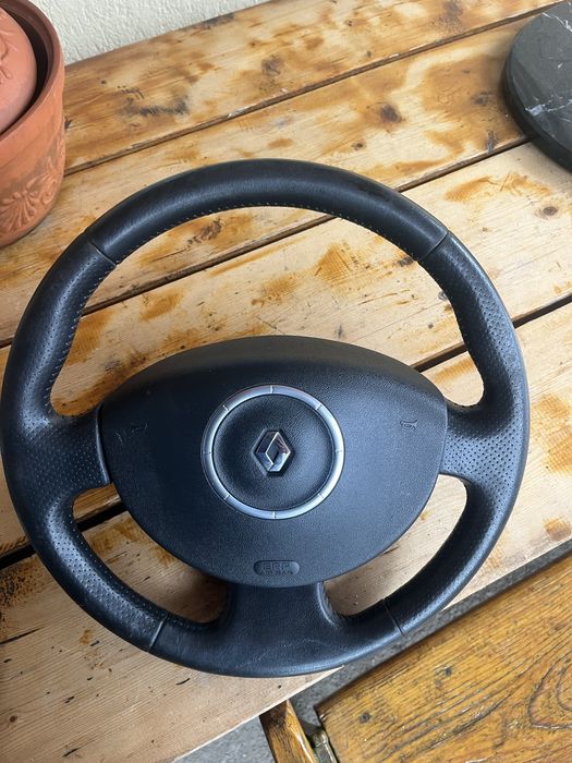 Volan renault megane 2 in stare foarte buna !