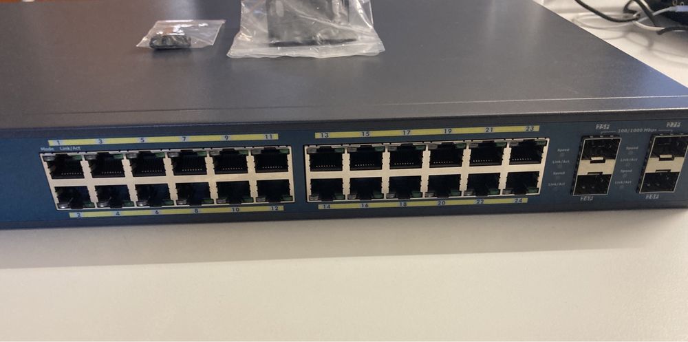 Switch ENGENIUS EWS7928P 24-Port Managed Gigabit POE
