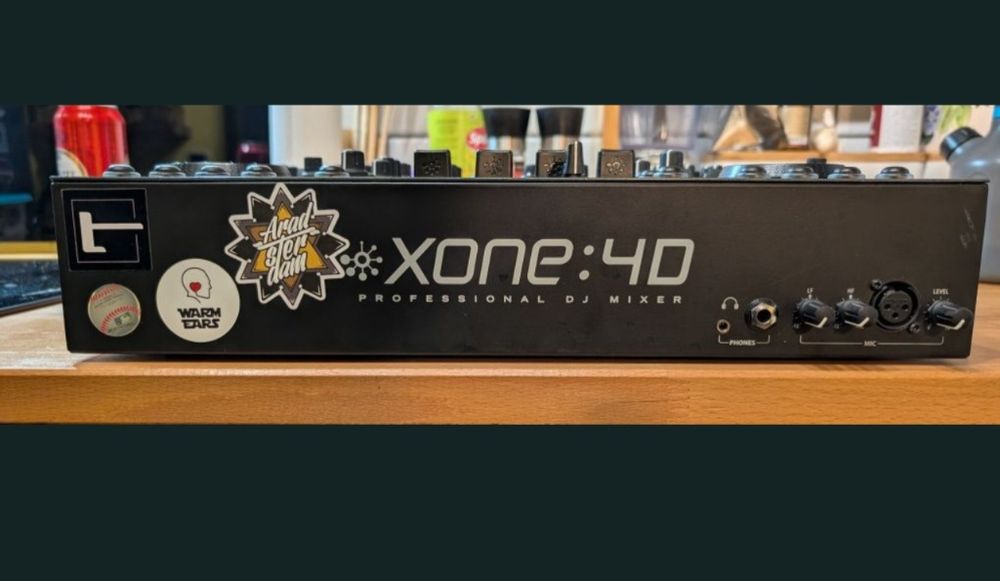 Consola Mixer audio Allen&Heath xone 4d