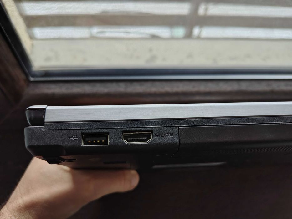 Laptop Fujitsu Lifebook E754 i5, SSD, baterie noua