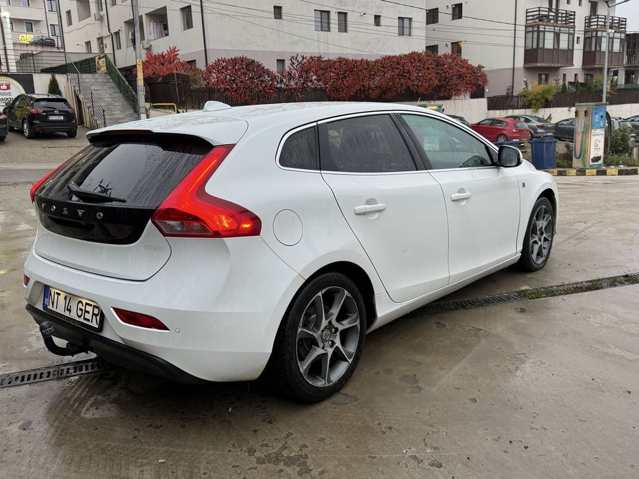 VOLVO V40 2015 — imagine 3