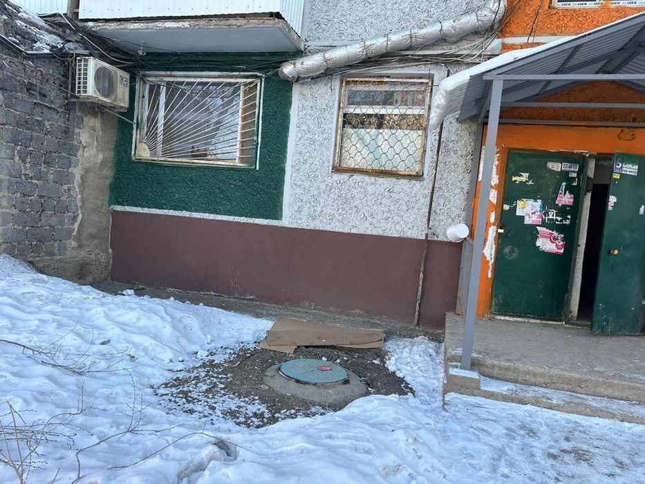 Продаёт коммерческое помещение