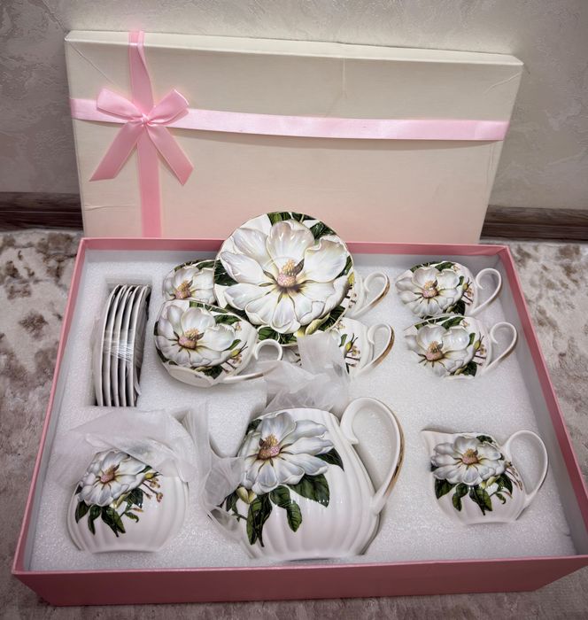 Подарок на 8 Марта чайный сервис