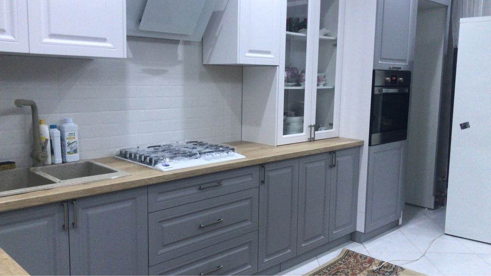 Продам кухню б/у , очень вместительные шкафы