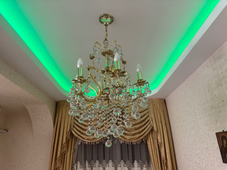 Lustre  diferite dimensiuni 10 bucăți + 6 aplicate pe perete