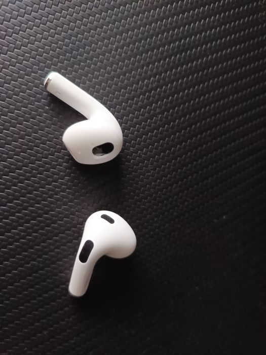 Vând căști Apple Airpods