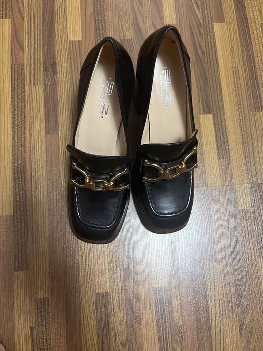 Pantofi piele marimea 37 culoare negru