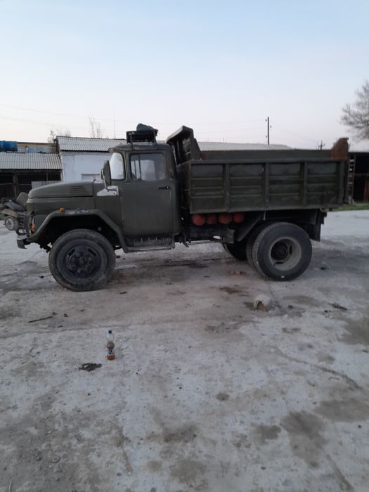 Зил самосвал сотилади