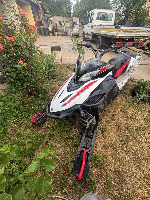 Vând Snowmobil yamaha RX1