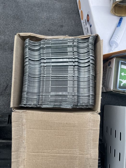 Bride rigips , cutii cu 100 de buc