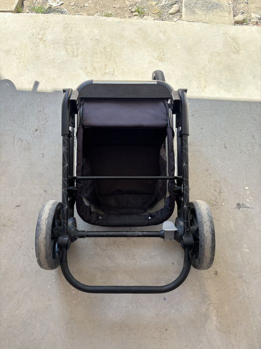 Бебешка количка и столче за кола