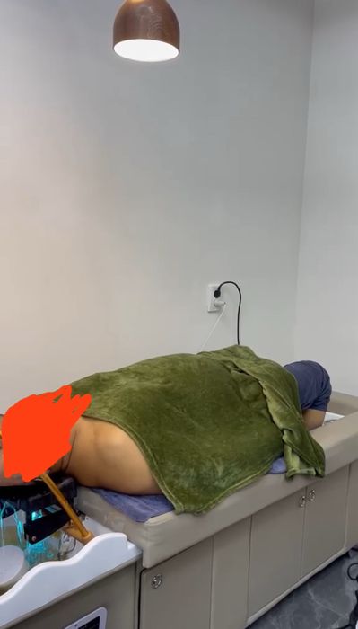 Специальная кровать для массажа