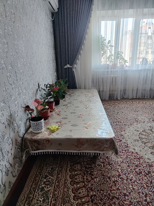 Стол для гостиной