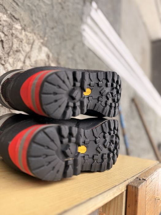 Bocanci Garmont Pinnacle munte salomon millet salewa scarpa lowa meindl