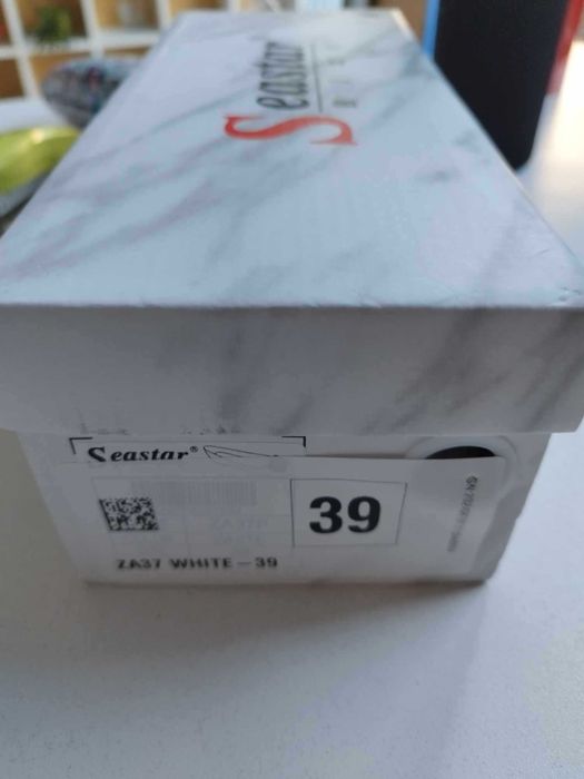 Бели балеринки 39 номер нови