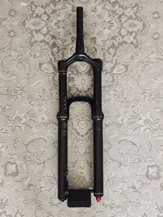 Вилка Rockshox Yari RC 27.5