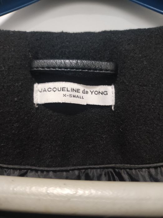 Есенно палто в черно