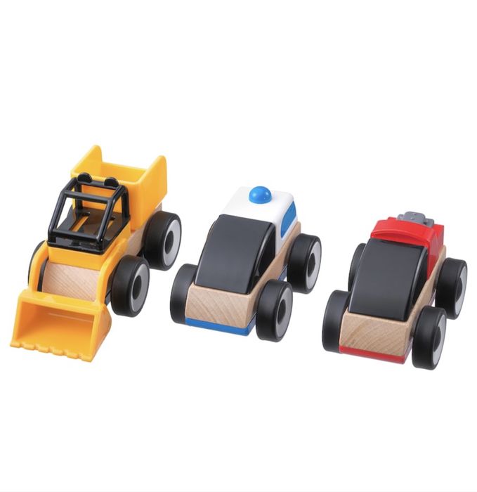 Машинки управялеиая с пульта молния маквин