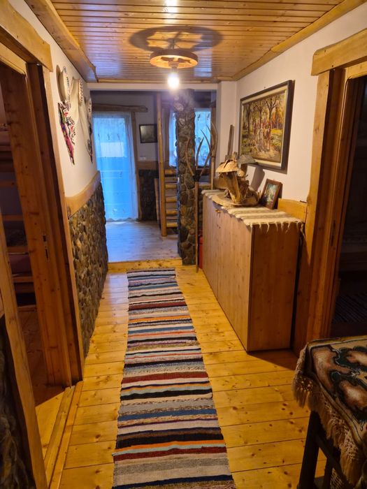 Inchiriez cabana cu capacitate intre 20 si 24 de locuri