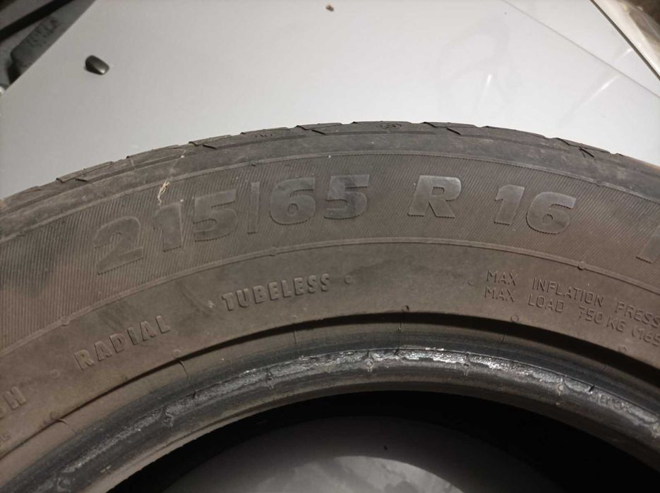 Продавам  2 летни гуми размер 215/65/16