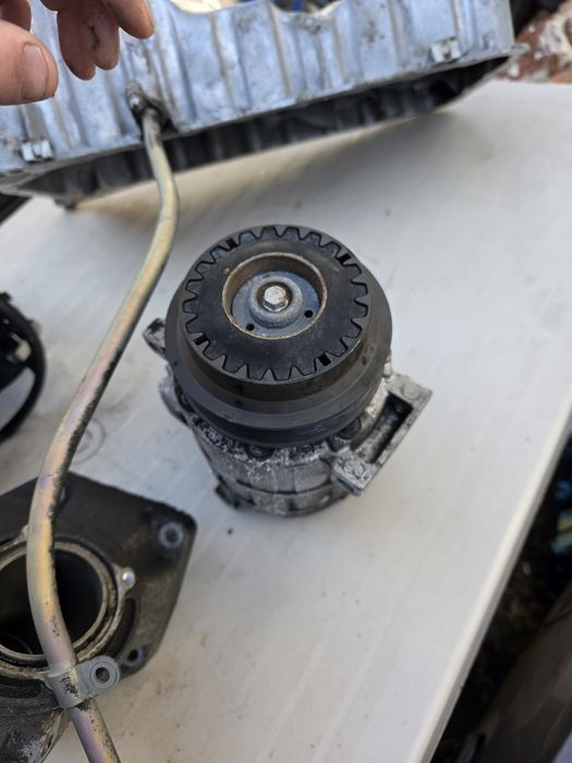 Компресор за климатик за мерцедес w204 Ц200 136 кс