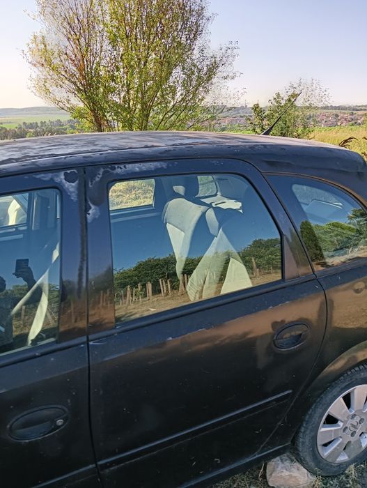 Опел Мерива на части