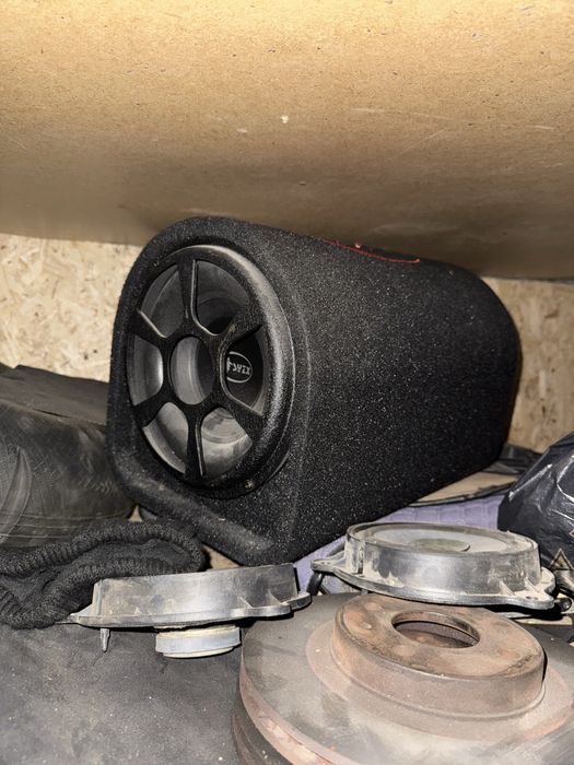 Продам сабвуфер бочка 10"