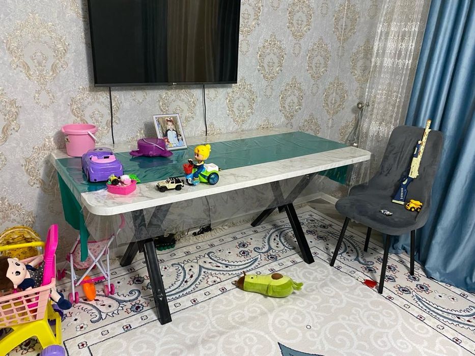 Срочно продам стол