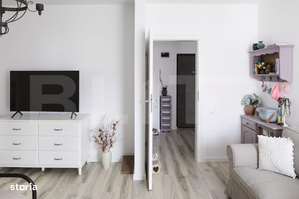 Apartament de vanzare, 67 mp, semidecomandat, parcare, zona Eroilor