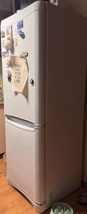 Продам холодильник Indesit