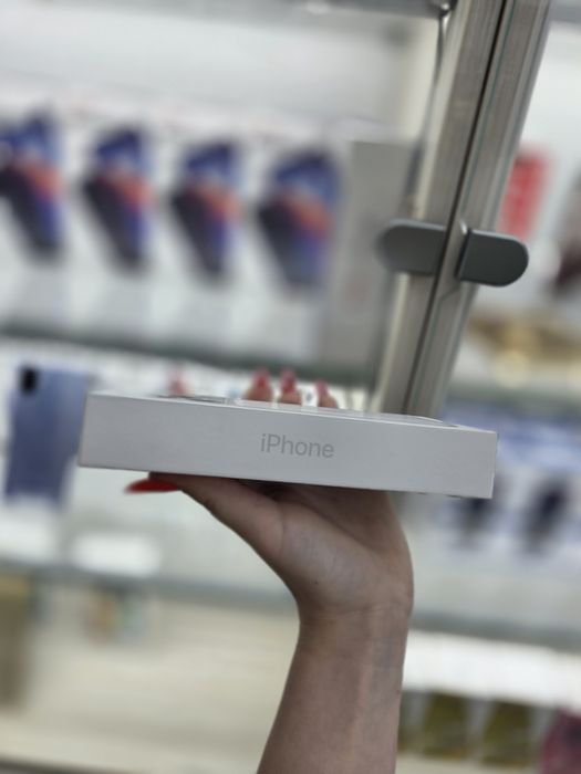 Humor GSM vinde - iPhone 17 Pro / 256 GB / Silver / Sigilat / Garantie / Rate