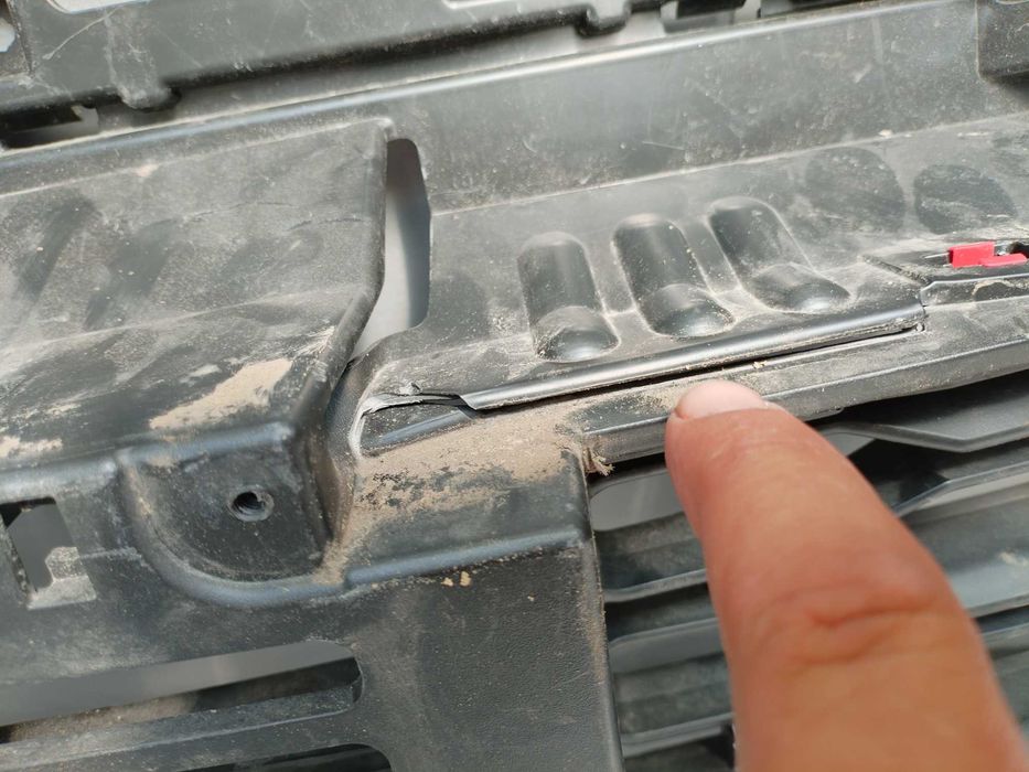 Грил решетка митсубиши Л200 Mitsubishi L200