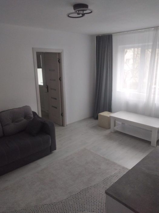 Proprietar inchiriez pe termen lung 2 camere Casa de Cultura