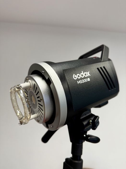 Blit studio godox ms 200 v