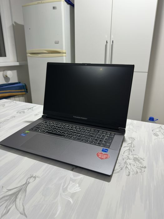 Продам игровой ноутбук Thunderobot 911 Plus X