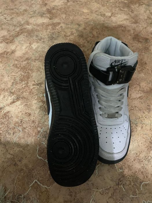 Обувь крассовки.б.у