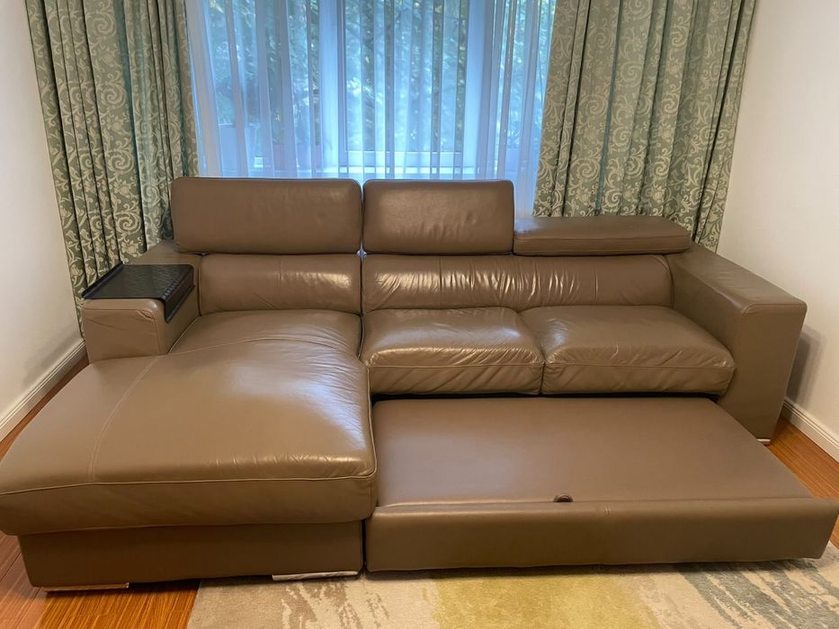 Canapea de piele extensibila
