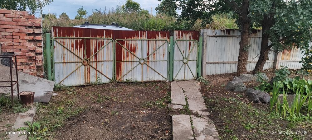 Продам дачу в селе Бобровка.