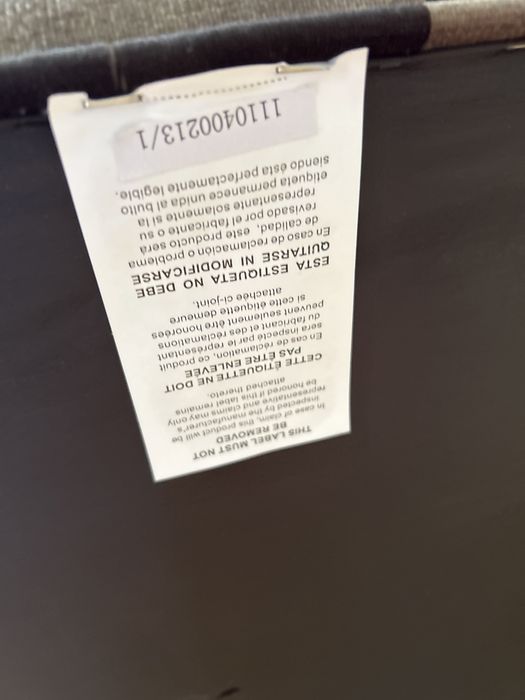 Fotoliu cu tapiterie de stofa, poate fii cumparat cu inca unul identic (pretul pt amandoua este 800 euro)