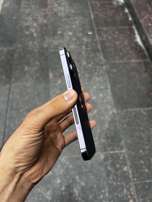 14 pro max сотилади