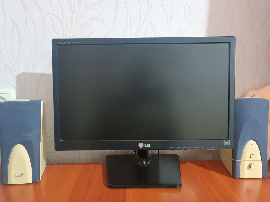 Комплект компьютер сотилади