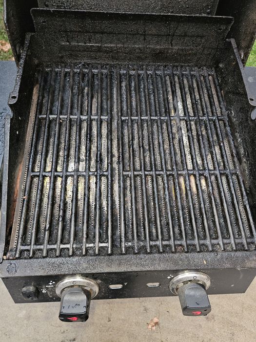 Продавам газово барбекю Char-broil