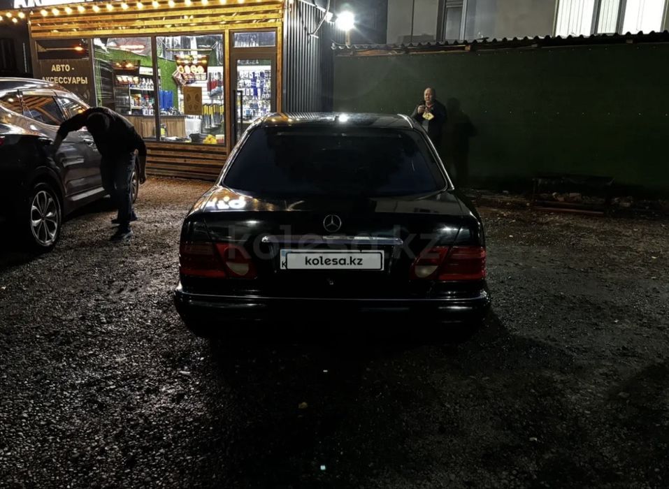 Мерседес Липарик